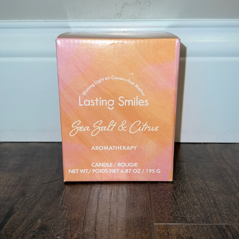 NIB Lasting Smiles Soy Candle - Sea Salt & Citrus